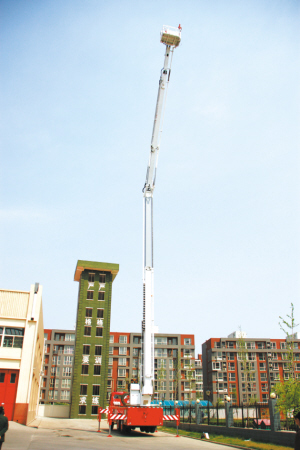 32米登高平臺(tái)消防車(chē)